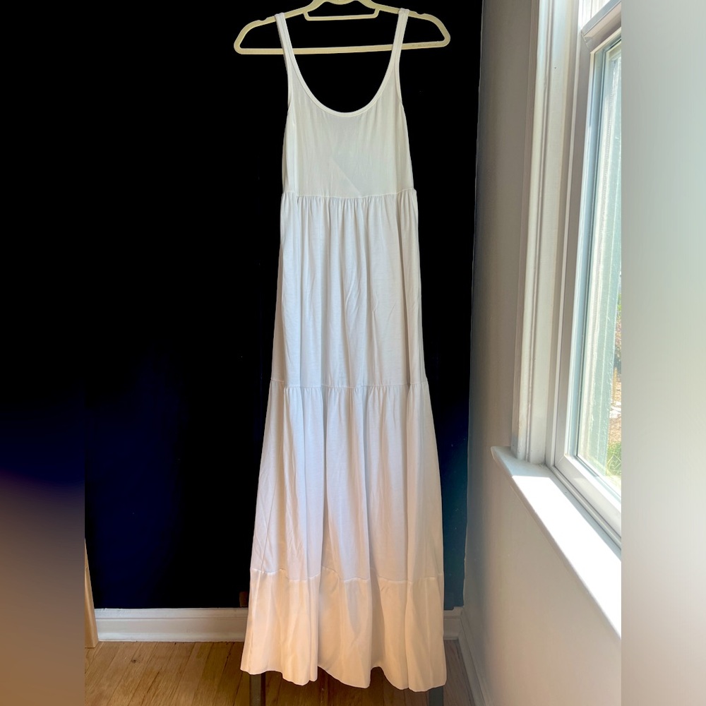 NWT Never worn *beautiful* white theory dress
